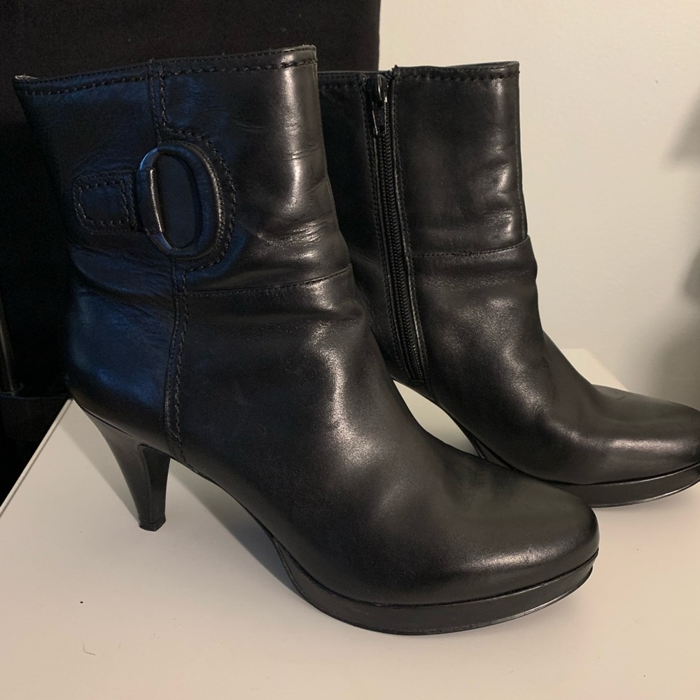 Nine West Black Leather Boots Size 8.5
